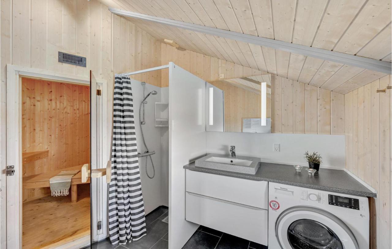 Stunning Home In Hvide Sande With Kitchen Bjerregård Zewnętrze zdjęcie